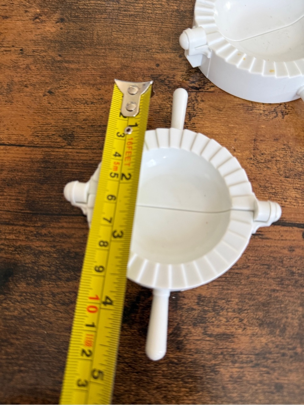 generic white plastic dumpling and empanada presses - Picture 3 of 9